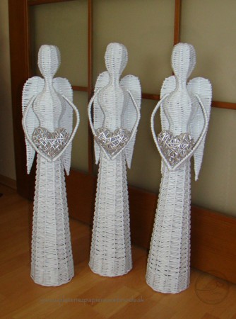 anjeli 70 cm biely so striebornými srdiečkami